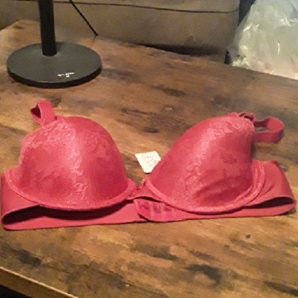 NWOT 38D Vanity Fair Sexy Red Floral Padded Underwire gorgeous Bra